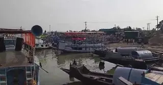 টাঙ্গুয়ার হাওরে পর্যটকবাহী নৌকা থেকে নদীতে পড়ে নিখোঁজ কিশোর